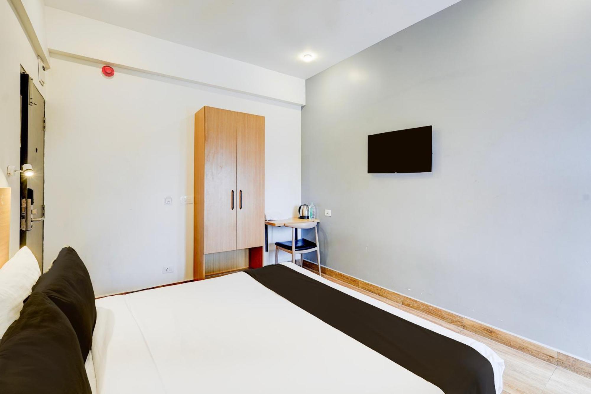 Super Townhouse Tirupati Hotel Kültér fotó