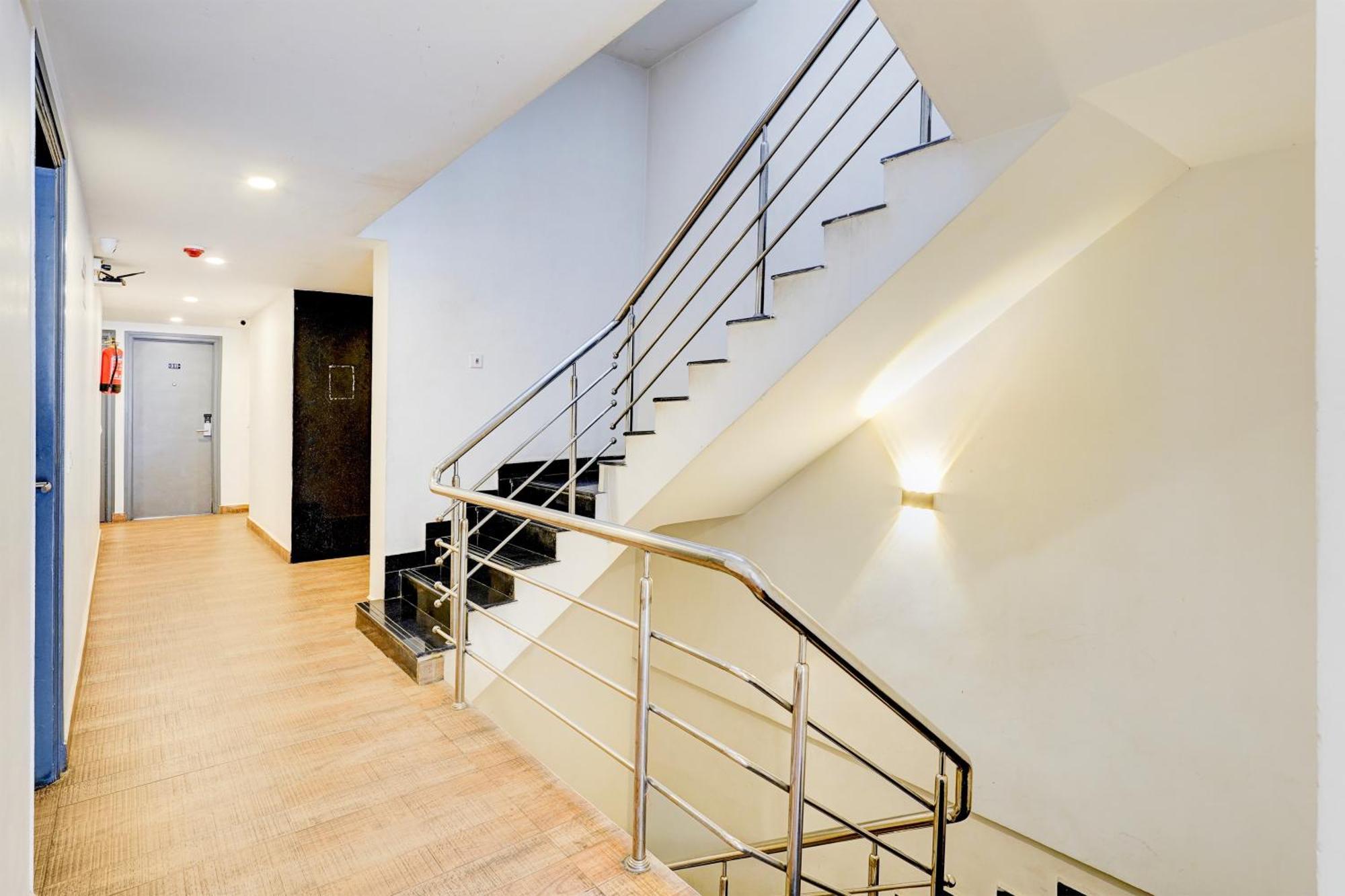 Super Townhouse Tirupati Hotel Kültér fotó