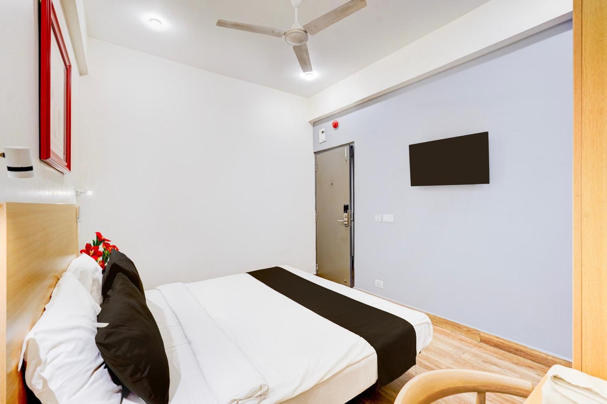 Super Townhouse Tirupati Hotel Kültér fotó